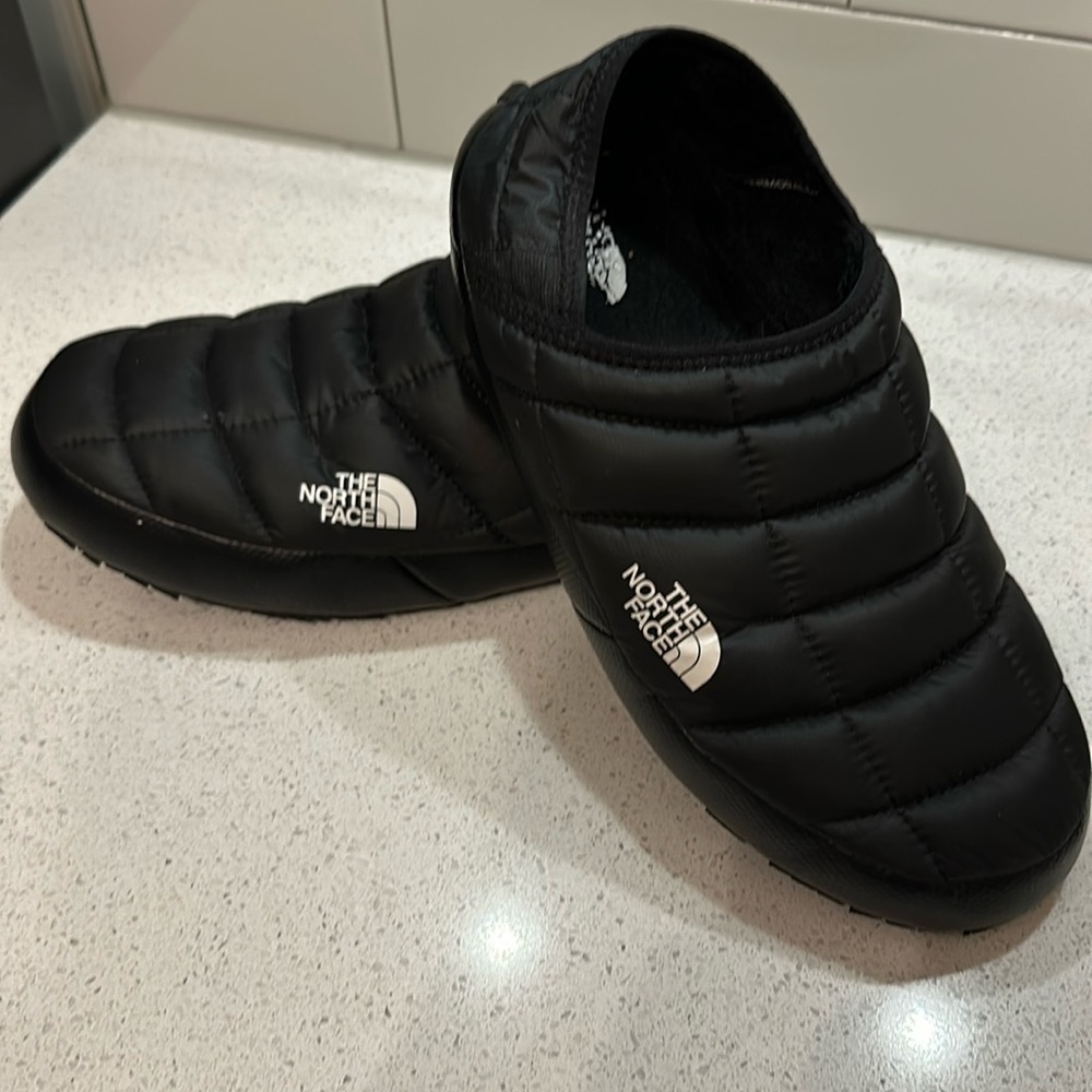 The north face Slippers